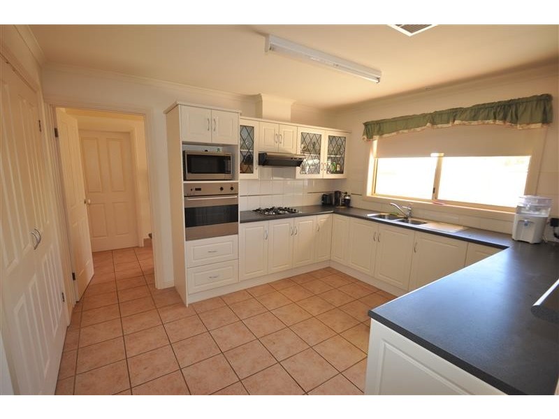 3 Melaleuca Ct, Roxby Downs SA 5725