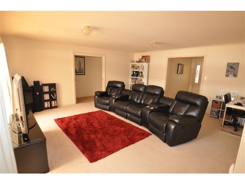 3 Melaleuca Ct, Roxby Downs SA 5725