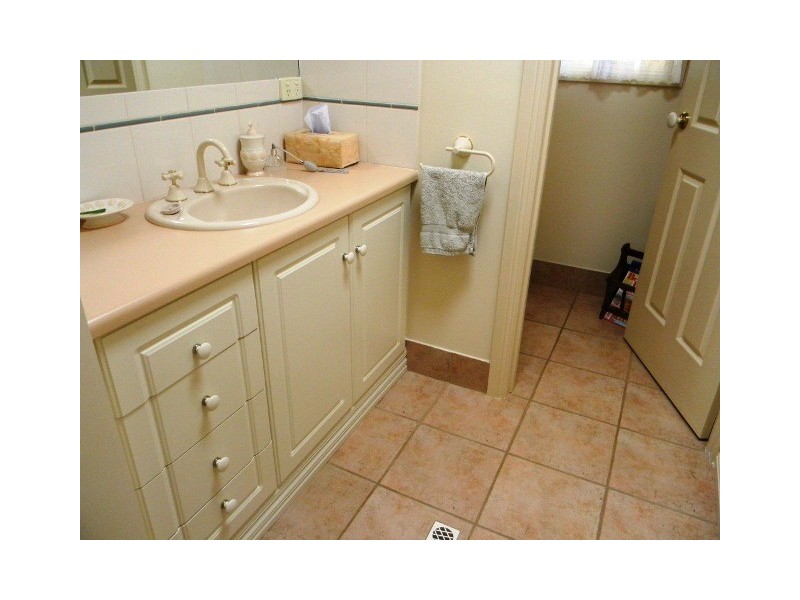 3 Melaleuca Ct, Roxby Downs SA 5725