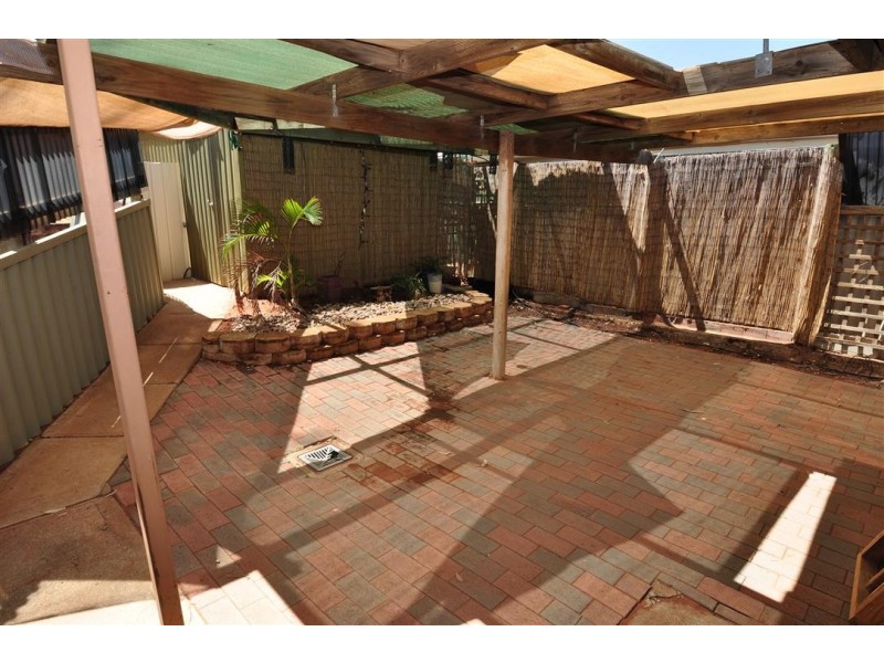 11 Kenneberry Cres, Roxby Downs SA 5725