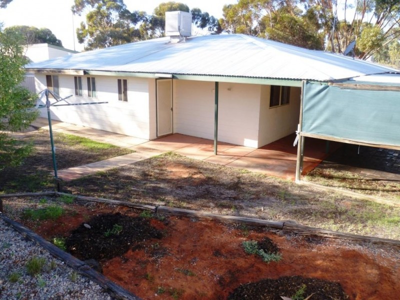 65 Pioneer Drive, Roxby Downs SA 5725