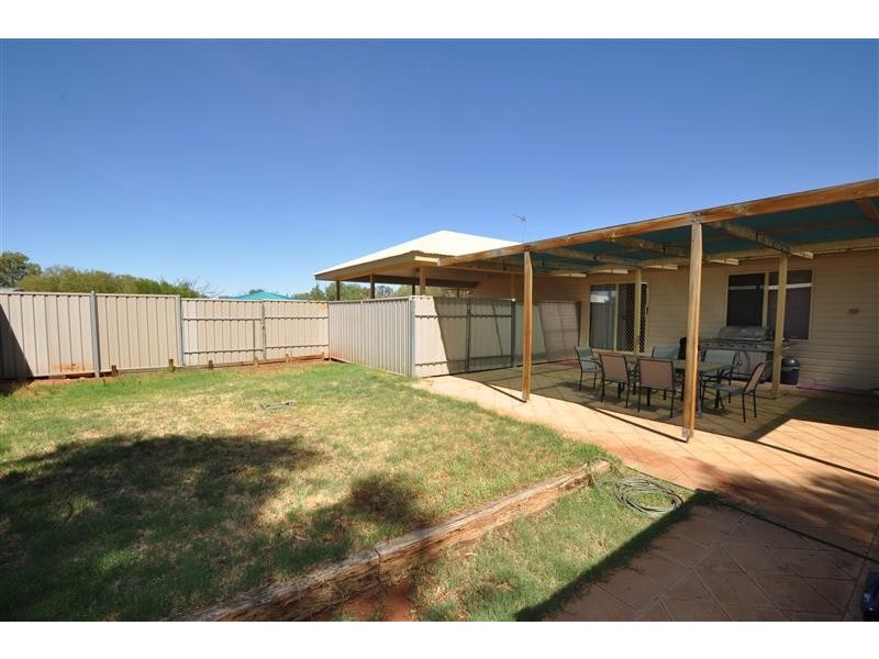 8 Eremopholia, Roxby Downs SA 5725