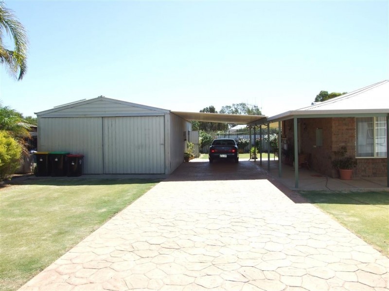 23 Downer Ave, Lyrup SA 5343