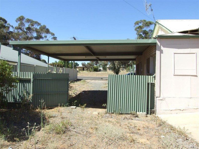 11 Pascoe Tce, Barmera SA 5345