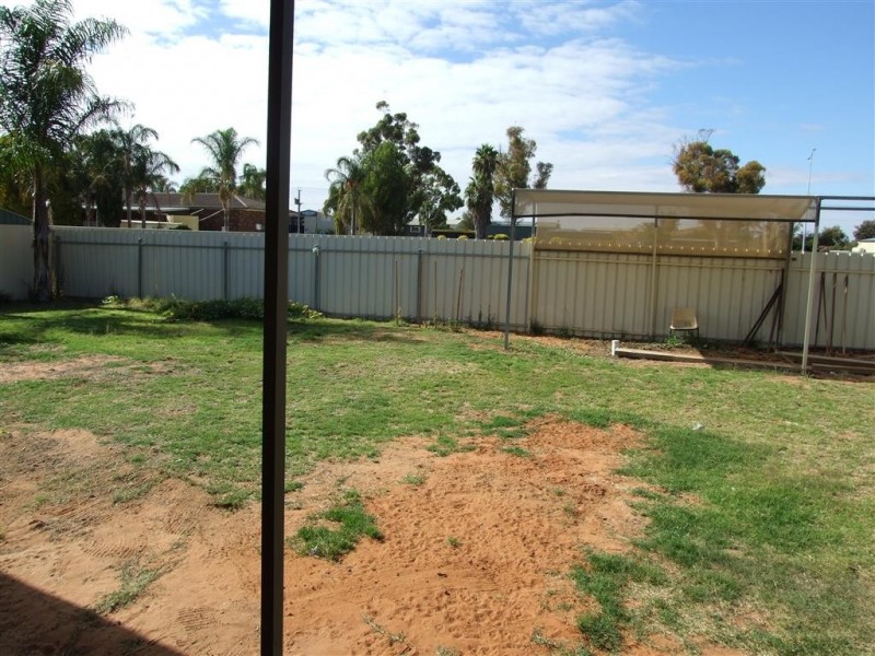 18 Murray Price Dr, Renmark SA 5341