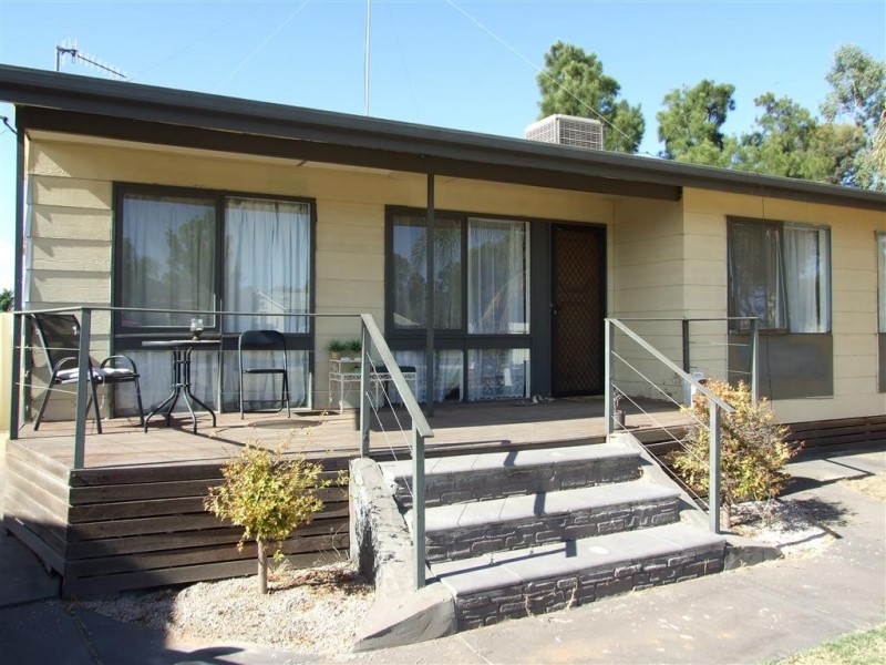 18 Murray Price Dr, Renmark SA 5341