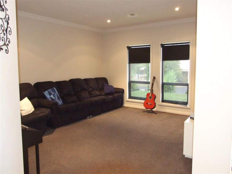 4 Pike St, Paringa SA 5340
