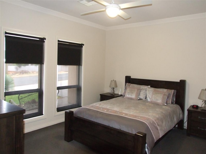 4 Pike St, Paringa SA 5340