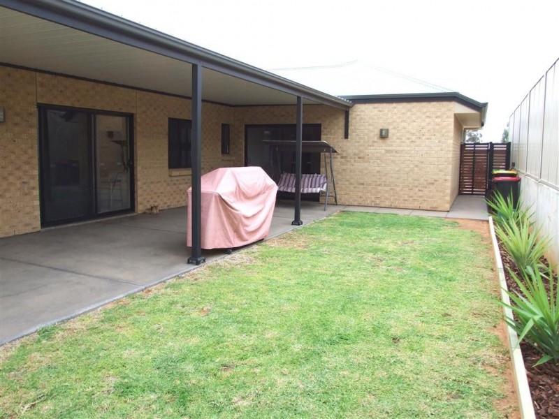 4 Pike St, Paringa SA 5340