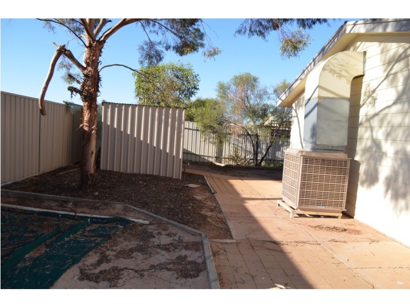 11 Quandong Street, Roxby Downs SA 5725