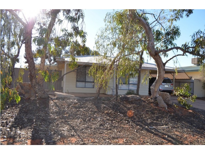 11 Quandong Street, Roxby Downs SA 5725