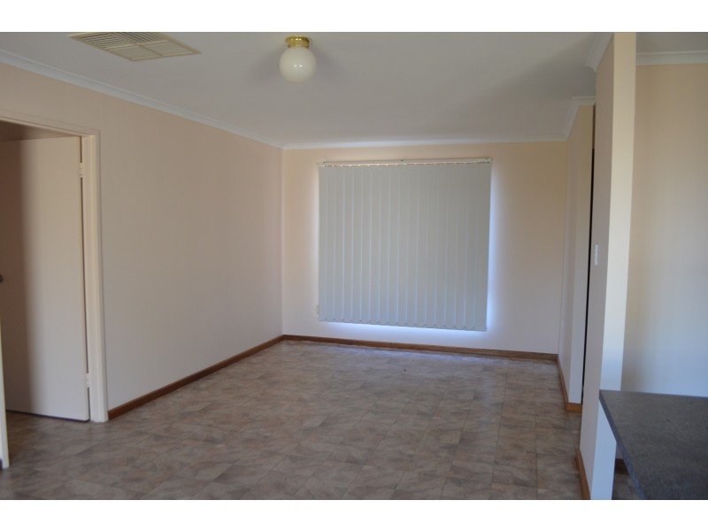 11 Quandong Street, Roxby Downs SA 5725