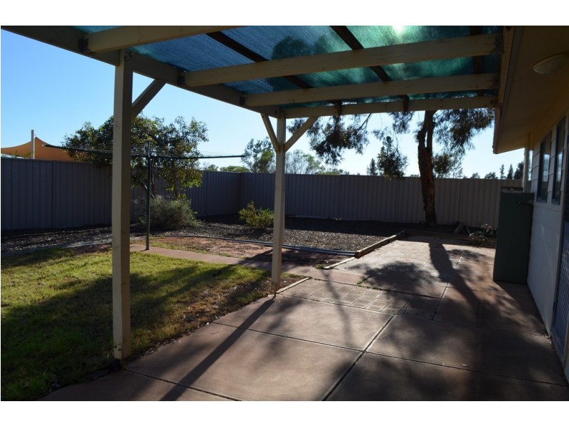 11 Quandong Street, Roxby Downs SA 5725