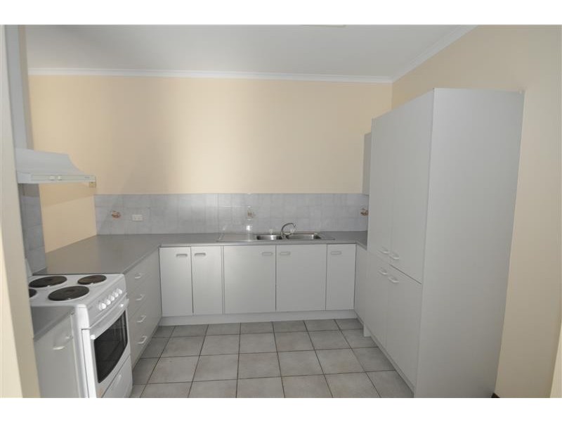 2/12 Kennerbery Cres, Roxby Downs SA 5725