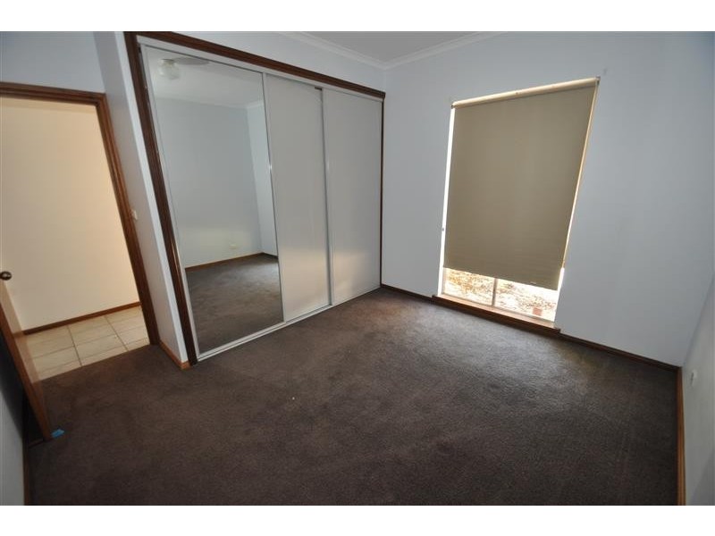 2/12 Kennerbery Cres, Roxby Downs SA 5725