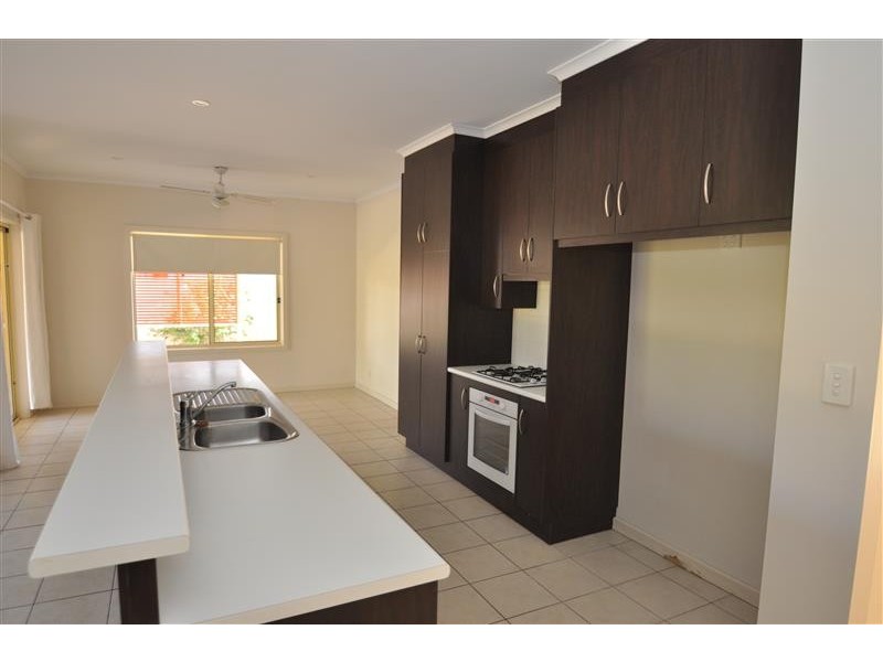26 Swainsona Street, Roxby Downs SA 5725