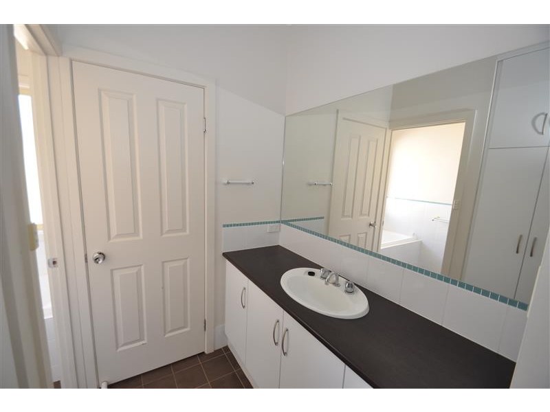 26 Swainsona Street, Roxby Downs SA 5725