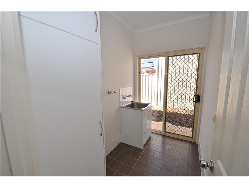26 Swainsona Street, Roxby Downs SA 5725