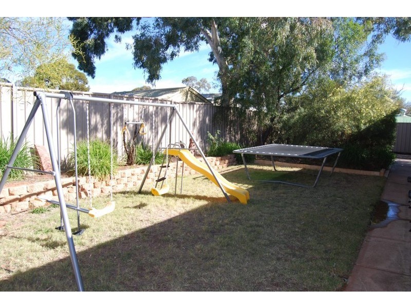 10 Emeroo Court, Roxby Downs SA 5725