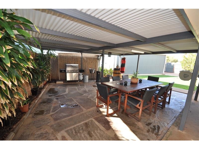 45 Arcoona St, Roxby Downs SA 5725