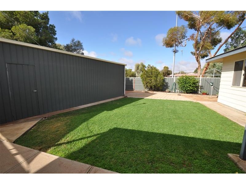 45 Arcoona St, Roxby Downs SA 5725