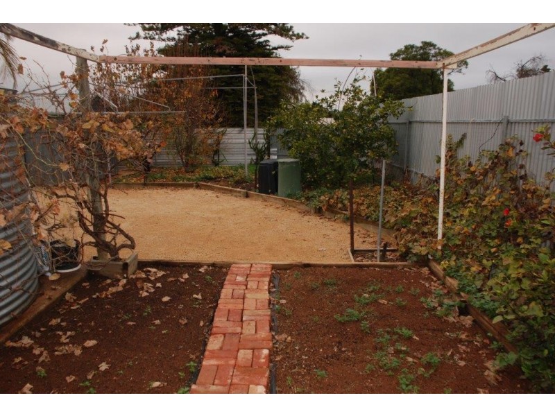 13A First Street, Loxton SA 5333