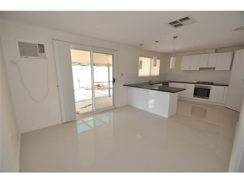 1 Irrapatana Street, Roxby Downs SA 5725