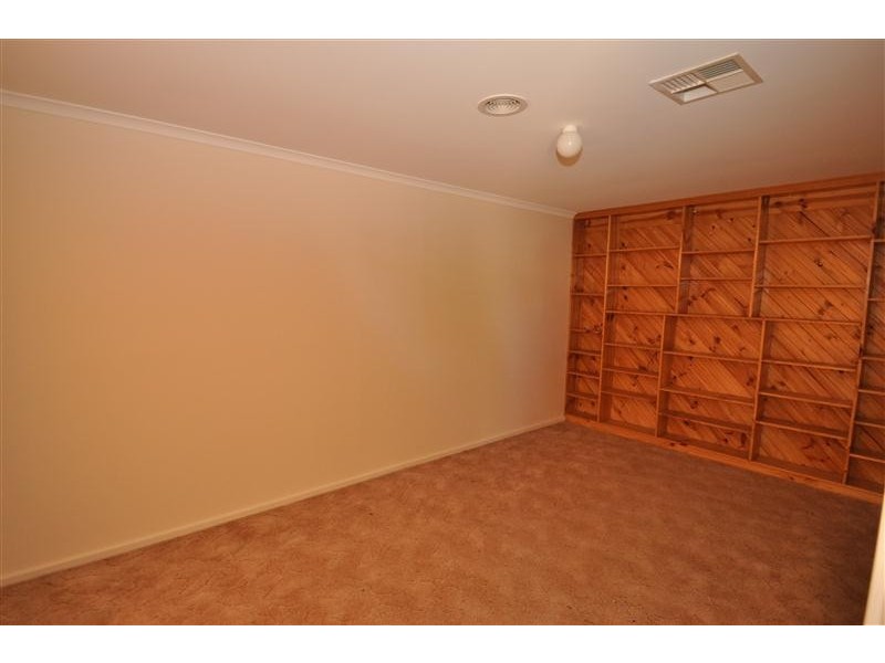 11 Alberrie, Roxby Downs SA 5725