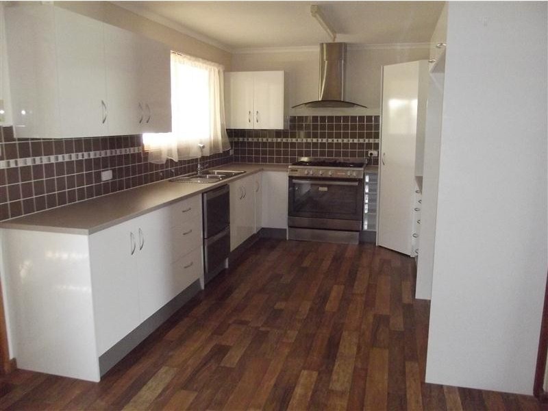 77 Stuart Road, Roxby Downs SA 5725