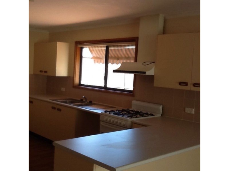 15 Mulgaria Street, Roxby Downs SA 5725