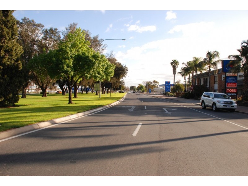 101 Renmark Ave, Renmark SA 5341