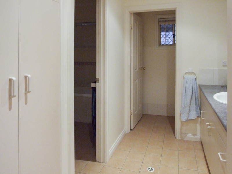 8 Elenore Ave, Paringa SA 5340