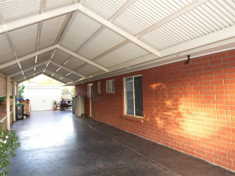 8 Elenore Ave, Paringa SA 5340