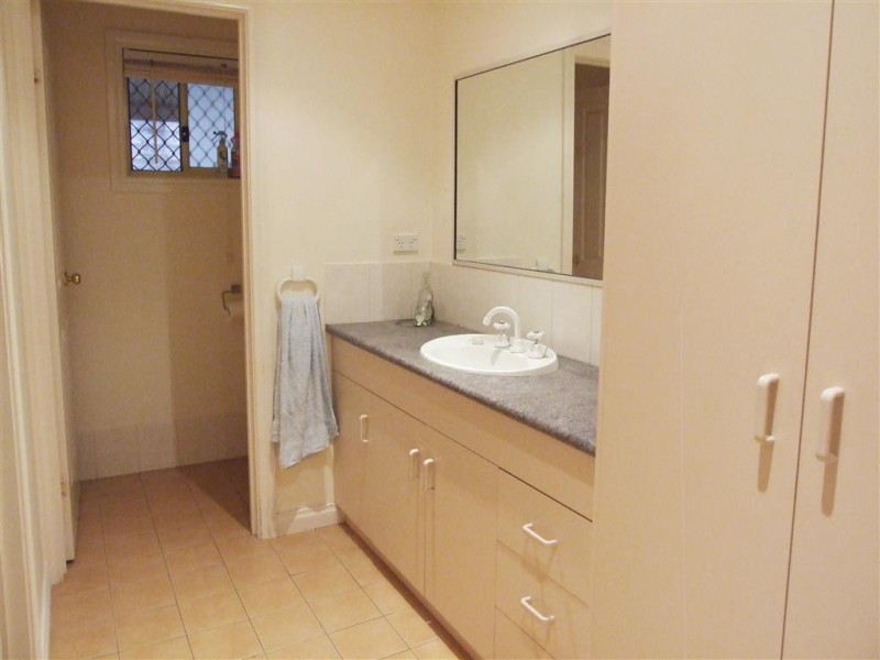 8 Elenore Ave, Paringa SA 5340