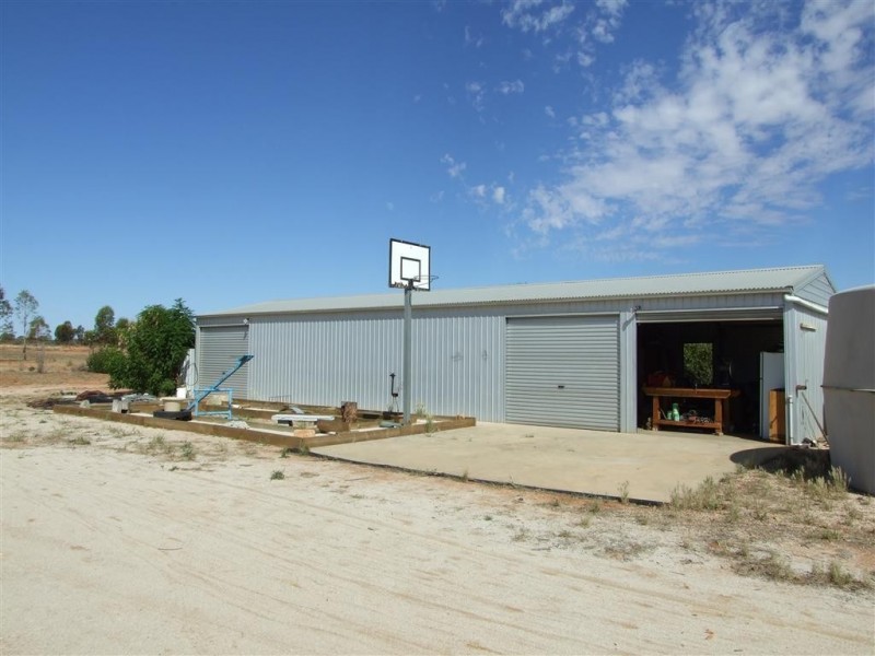 33 Von Bertouch Rd Winkie via, Berri SA 5343