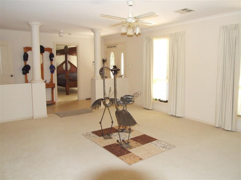 33 Von Bertouch Rd Winkie via, Berri SA 5343