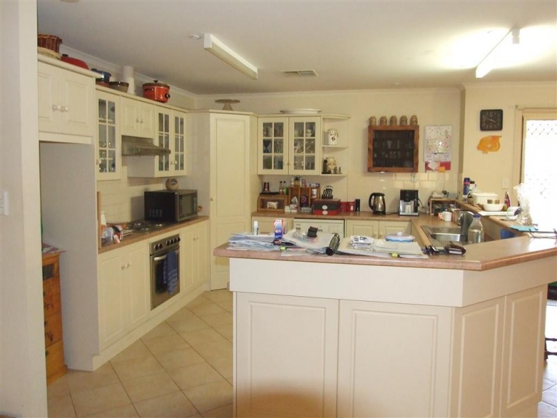 33 Von Bertouch Rd Winkie via, Berri SA 5343