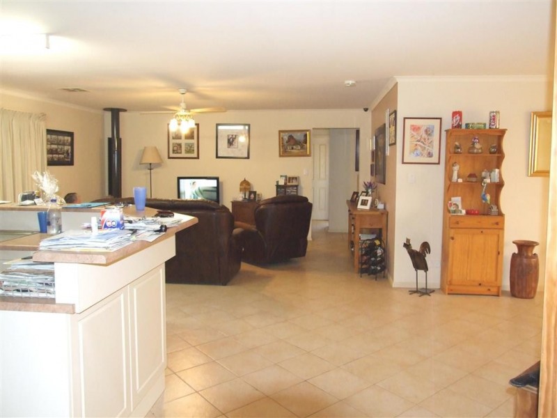 33 Von Bertouch Rd Winkie via, Berri SA 5343