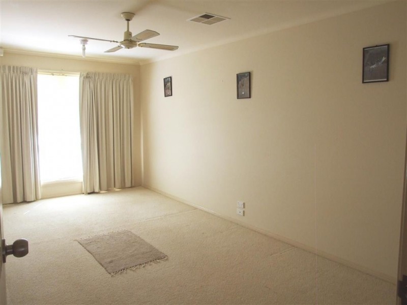 33 Von Bertouch Rd Winkie via, Berri SA 5343