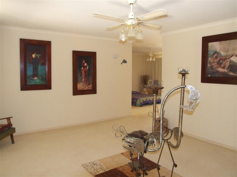 33 Von Bertouch Rd Winkie via, Berri SA 5343