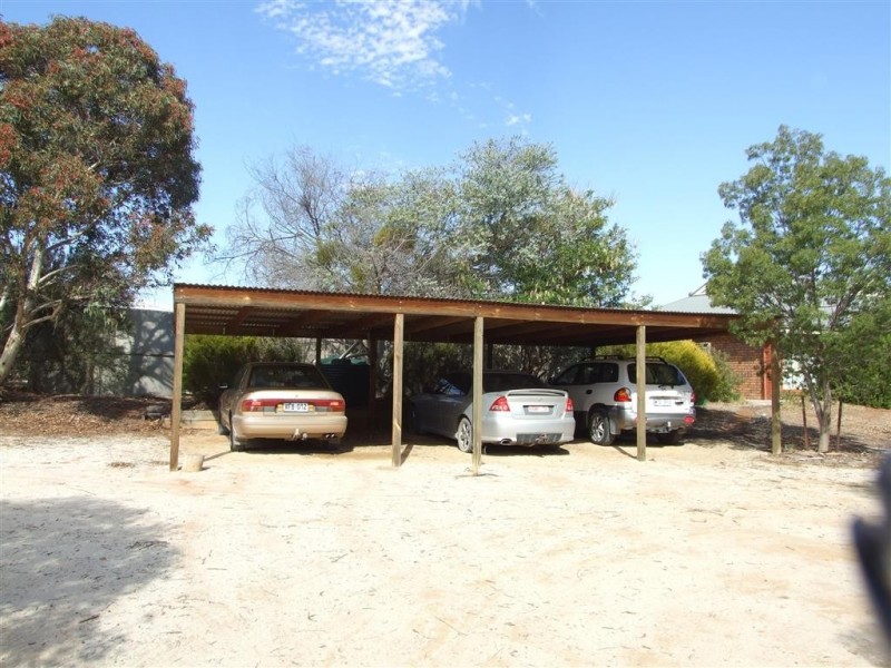 33 Von Bertouch Rd Winkie via, Berri SA 5343