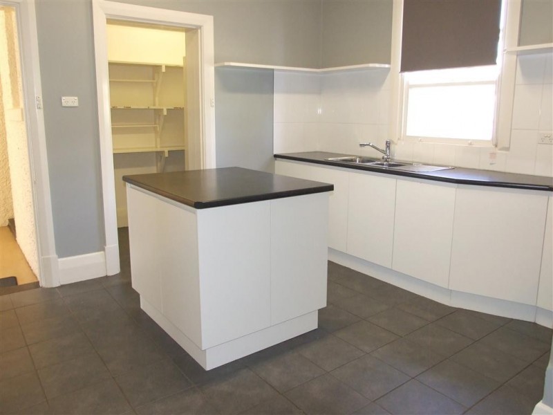 3 Barwell Ave, Barmera SA 5345