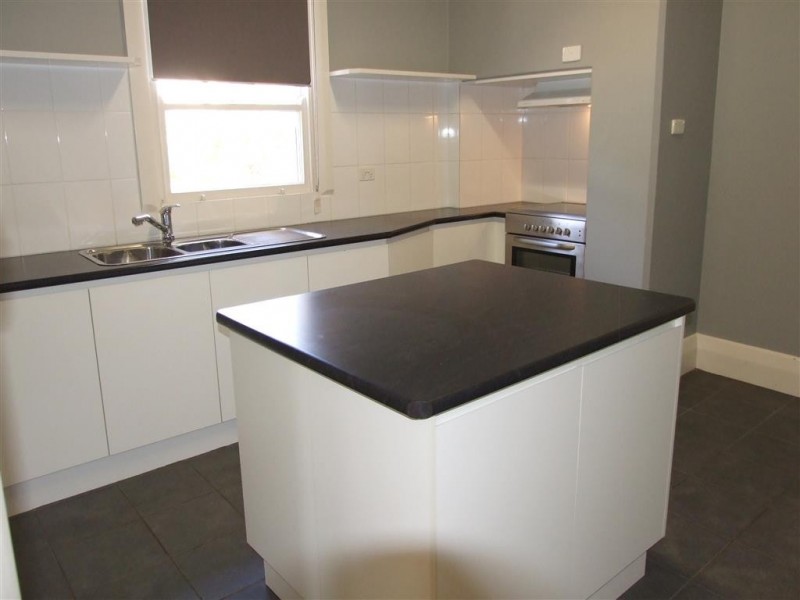 3 Barwell Ave, Barmera SA 5345