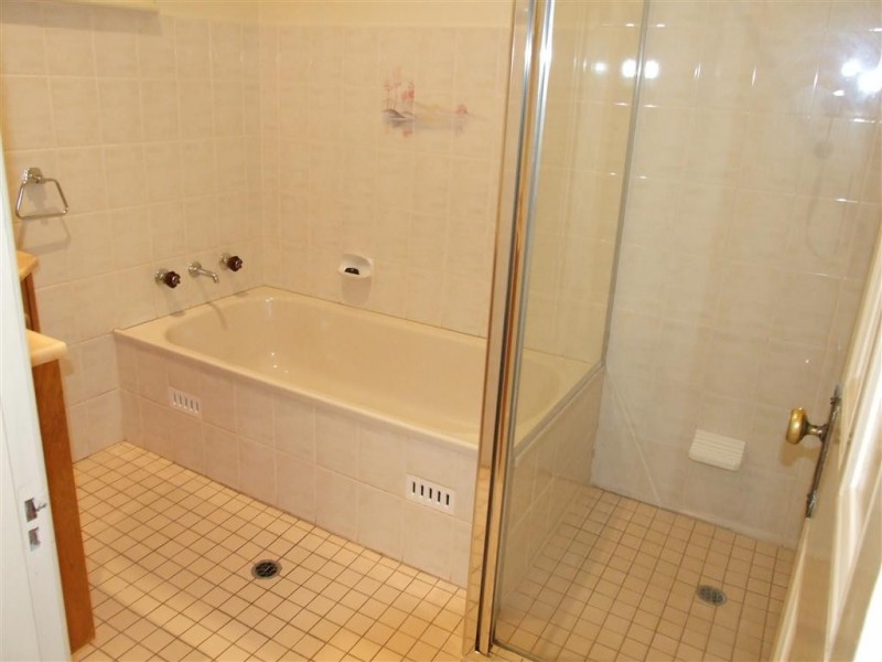 3 Barwell Ave, Barmera SA 5345