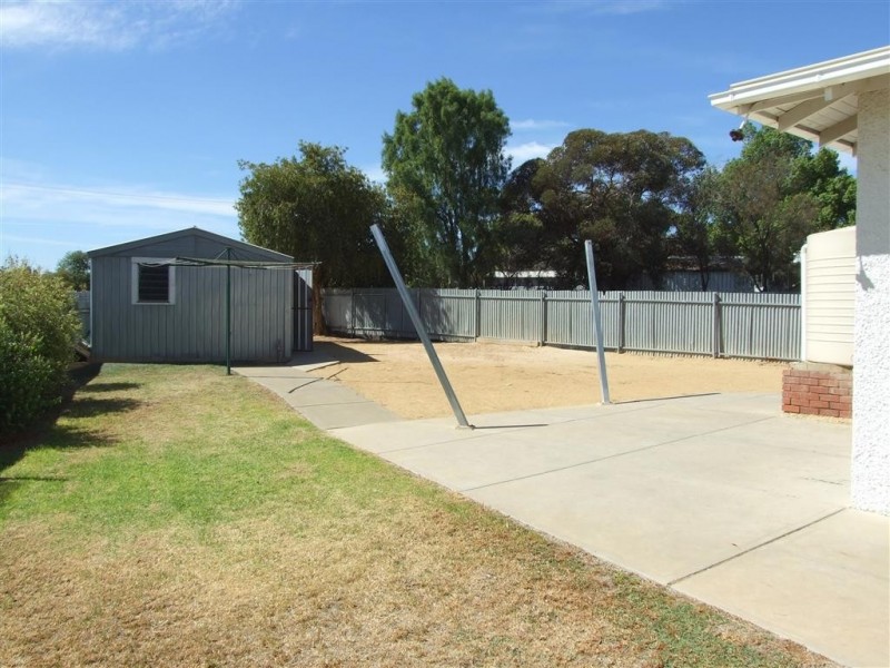 3 Barwell Ave, Barmera SA 5345