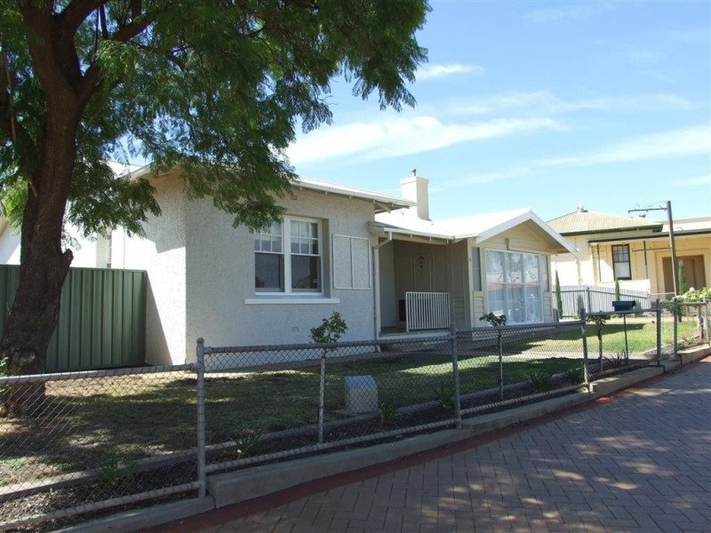 3 Barwell Ave, Barmera SA 5345