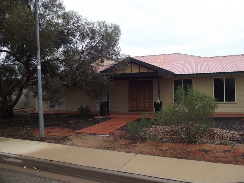 7 Quandong, Roxby Downs SA 5725