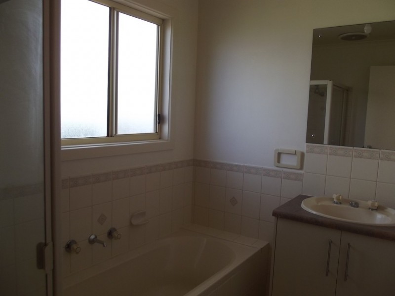 16C Maireana Cct, Roxby Downs SA 5725
