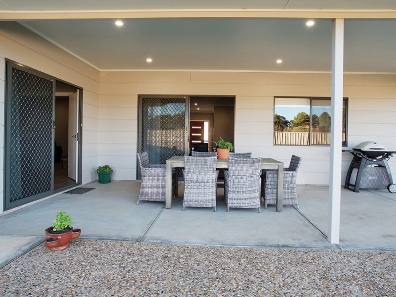 90 Gurney road, Loxton SA 5333