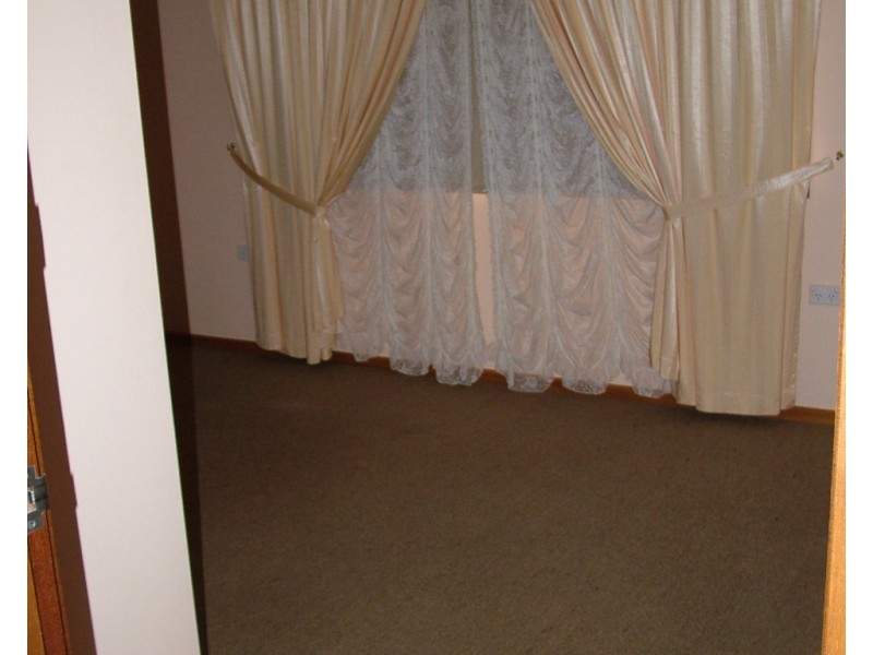 8 HAMILTON COURT, Roxby Downs SA 5725